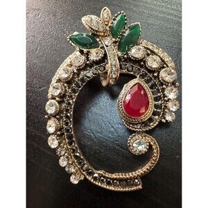 Vintage Luxurious Ornament Vine Gold Tone Brooch Pin B52